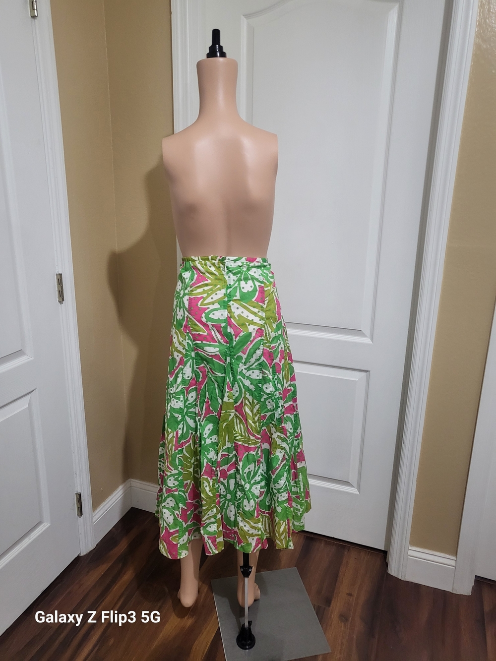 Vintage Designer Collection Tropical Floral Skirt - Bright Pink & Green Skirt - Picture 3 of 12